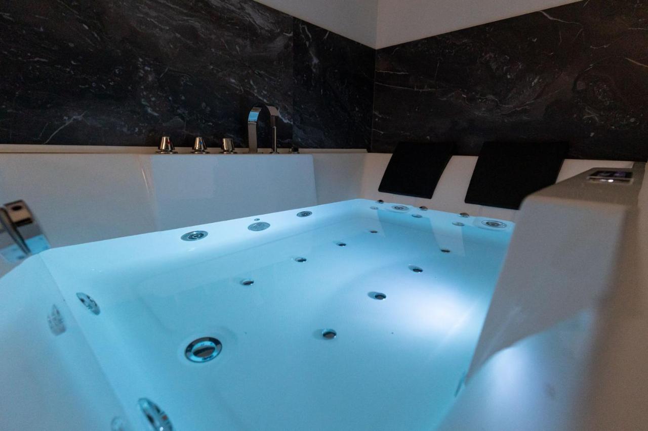 B&B Chiaro Di Luna Барлетта Экстерьер фото